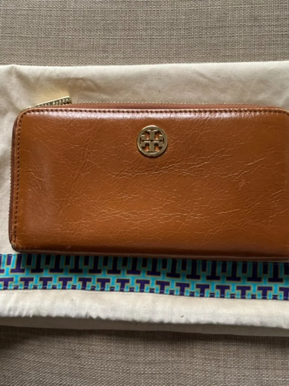 ✨ Tory Burch Zip Continental Wallet Luggage Brown Color ✨